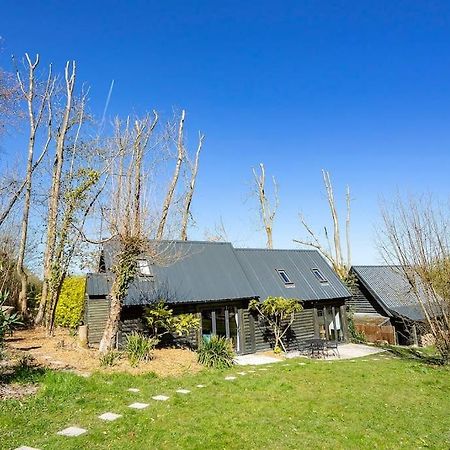 White Hill Lodge - Rustic Cabin Set In A Stunning Meadow Sevenoaks Eksteriør billede