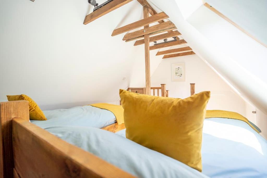 White Hill Lodge - Rustic Cabin Set In A Stunning Meadow Sevenoaks Eksteriør billede