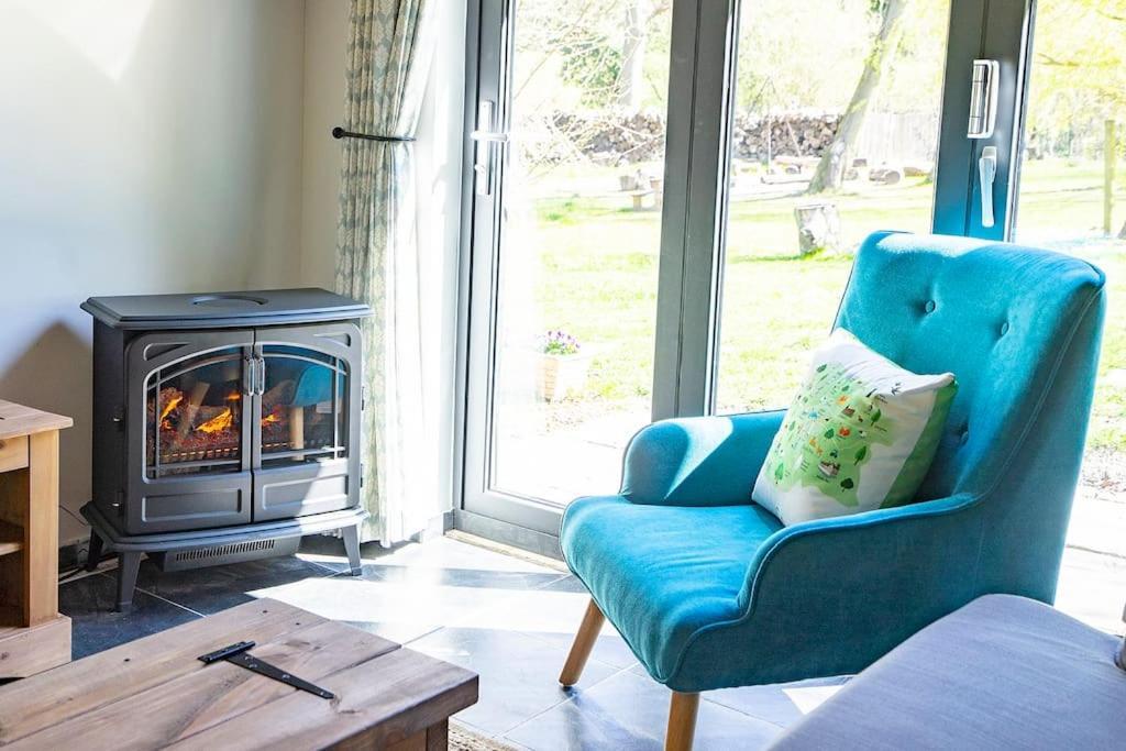 White Hill Lodge - Rustic Cabin Set In A Stunning Meadow Sevenoaks Eksteriør billede