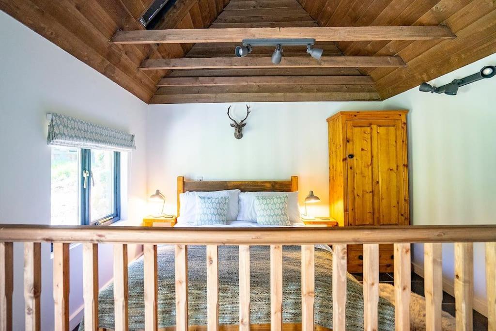 White Hill Lodge - Rustic Cabin Set In A Stunning Meadow Sevenoaks Eksteriør billede