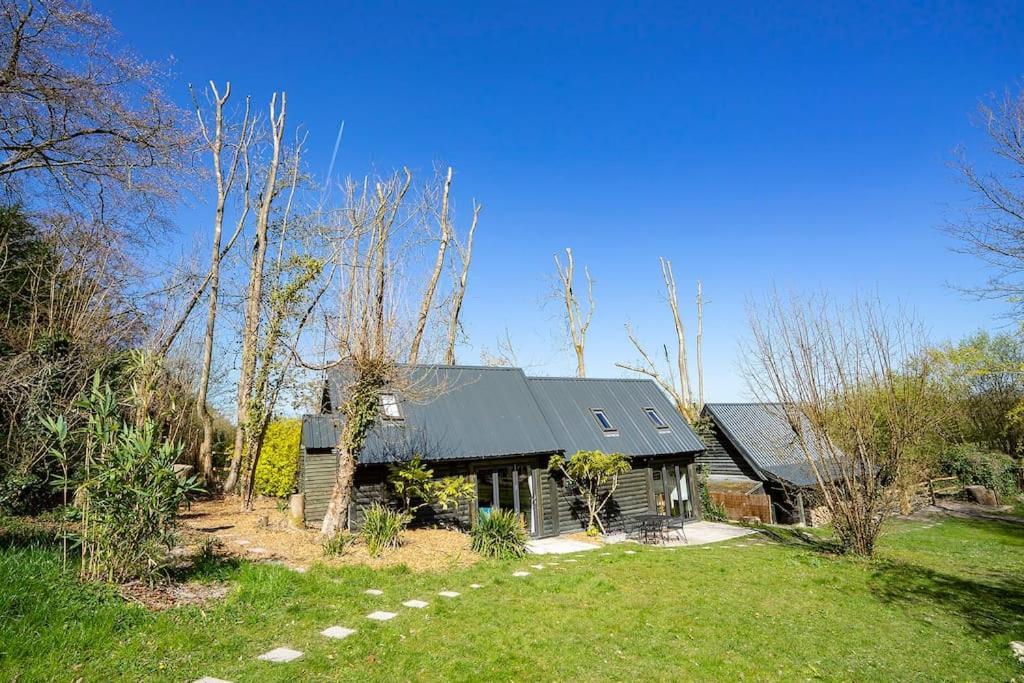 White Hill Lodge - Rustic Cabin Set In A Stunning Meadow Sevenoaks Eksteriør billede
