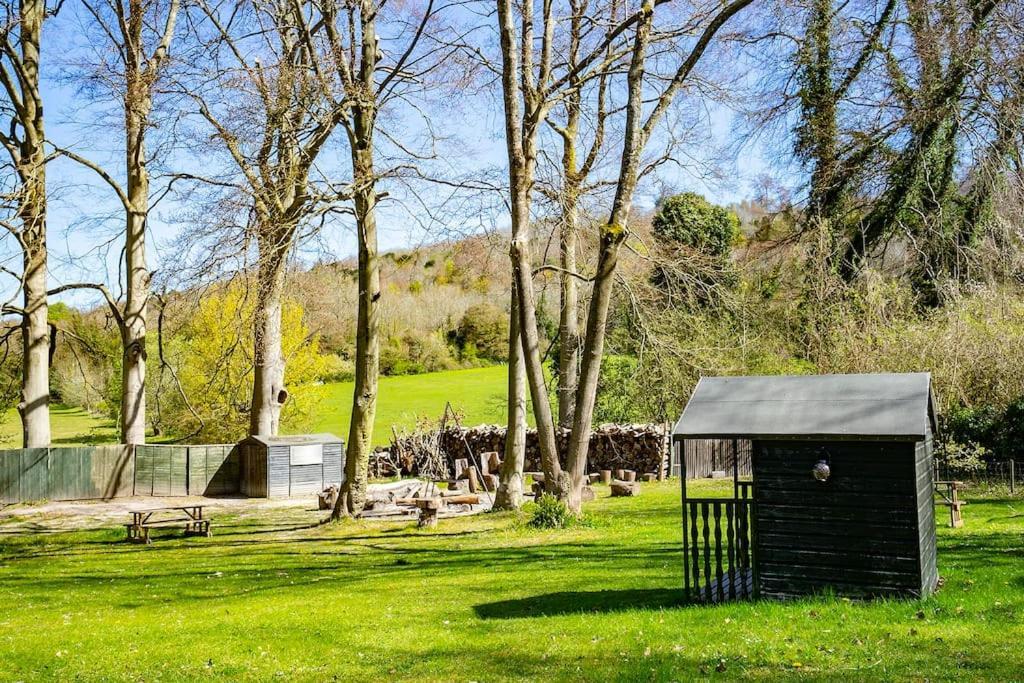 White Hill Lodge - Rustic Cabin Set In A Stunning Meadow Sevenoaks Eksteriør billede